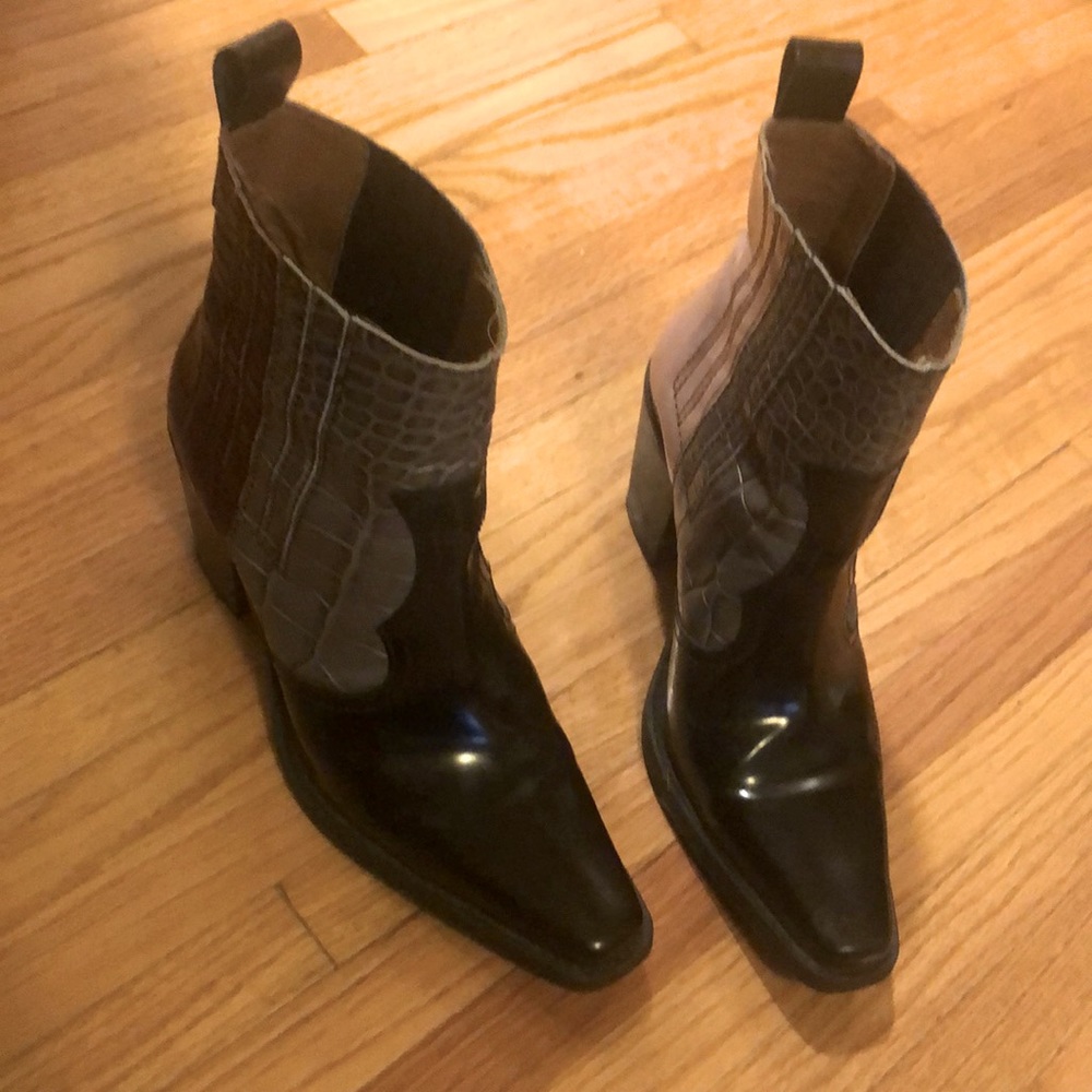 Ganni Size 39 (fit like size 38) Cowboy Boots